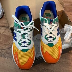 100% Authentic New Balance “MS997JHX” Sz. 10 PERFECT CONDITION